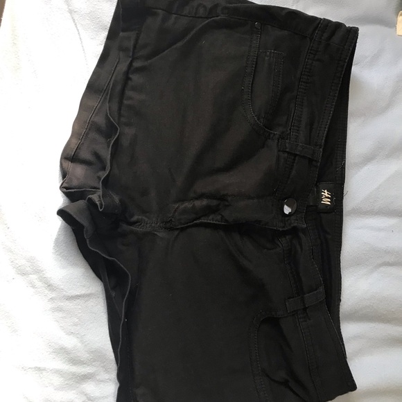 Black H&M shorts size 14 - Picture 3 of 4
